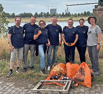 Novotels aus Köln, Düsseldorf, Aachen und Frankfurt sammelten Müll mit K.R.A.K.E. e. V.